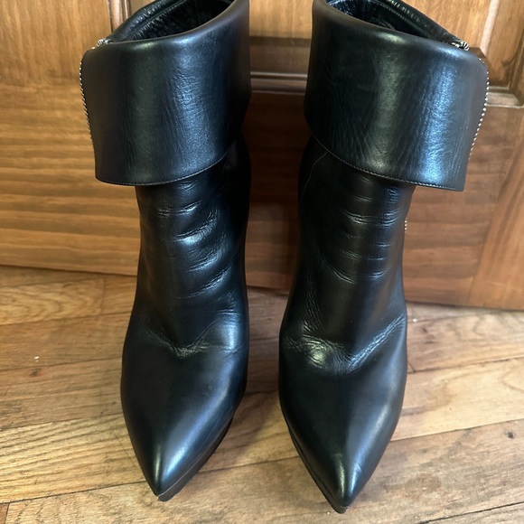Saint Laurent Janis platform zip boot - Picture 2 of 14